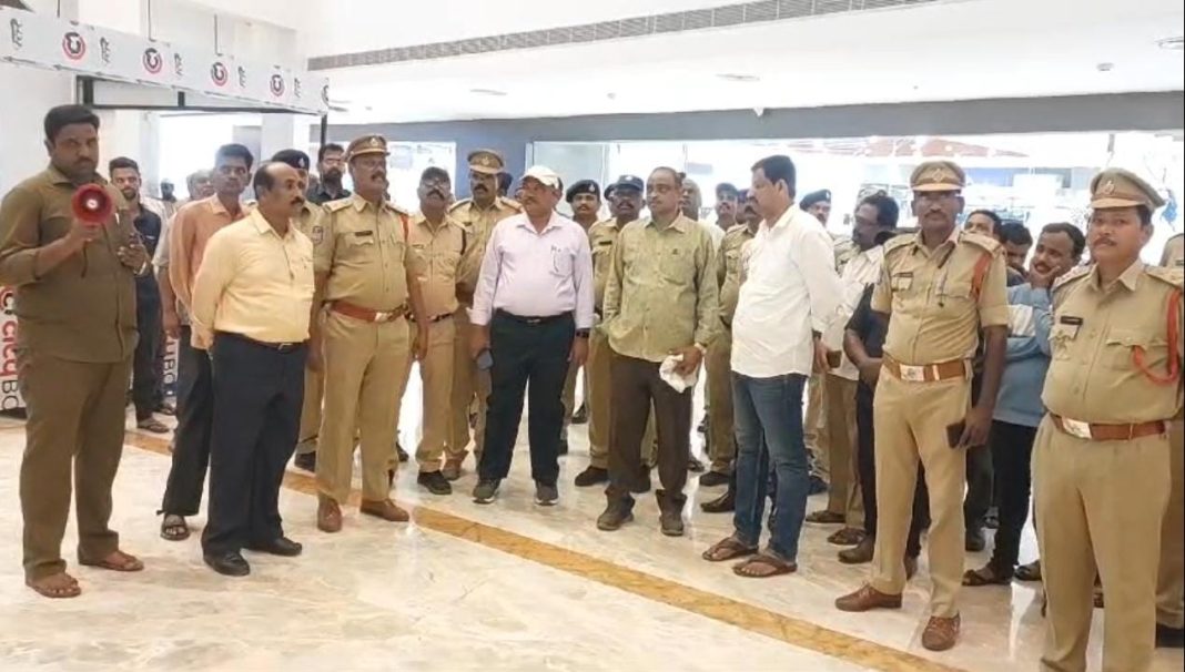 Jeevan Rmc జీవన్ మాల్ కు ఆర్టీసీ అధికారుల అల్టిమేటం - EDISANGATHI NEWS